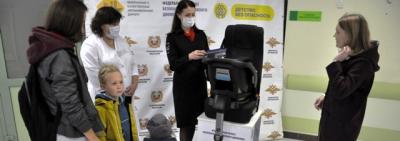В Свердловской области во Всероссийский день безопасности пациентов в перинатальном центре прошел мастер-класс по правилам перевозки детей в автомобиле