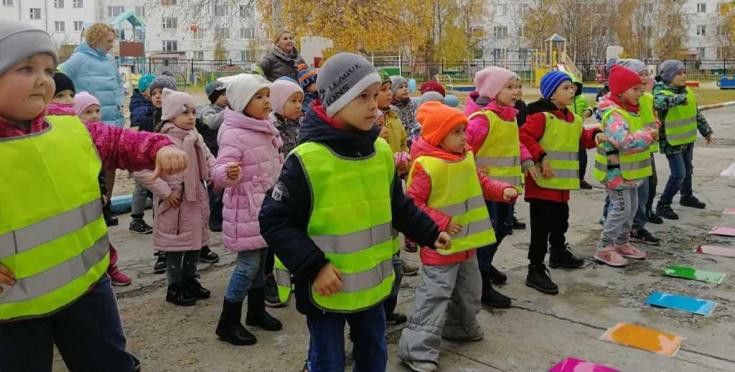 В Надыме состоялись профилактические мероприятия, посвященные важности использования световозвращателей пешеходами
