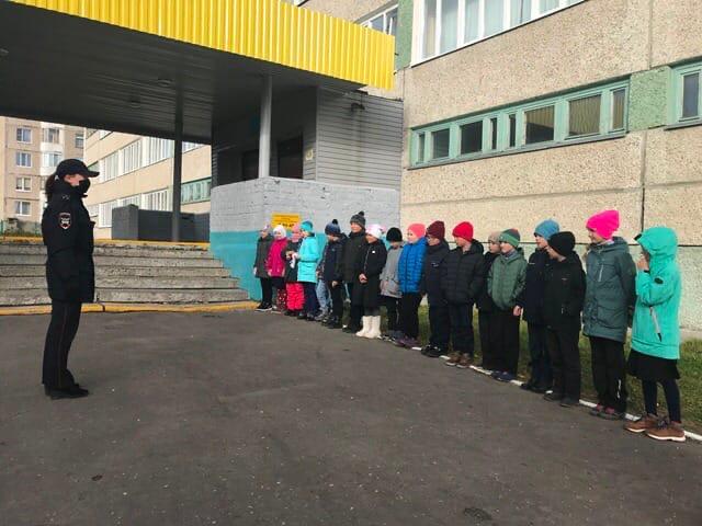 Сотрудники Госавтоинспекции посетили учащихся образовательных учреждений города Оленегорска