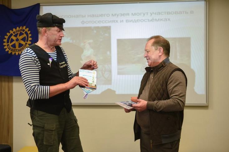Владелец самого маленького взрослого велосипеда в мире побывал в Нижнекамске