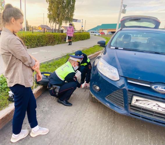 В Татарстане автоинспекторы помогли автоледи с детьми, оказавшейся в трудной ситуации