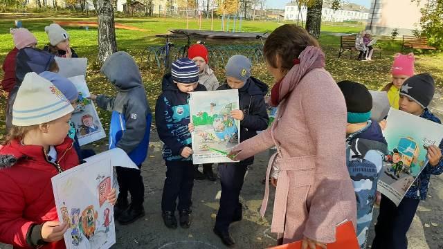 Госавтоинспекция города Новая Ляля совместно с отрядами юных инспекторов дорожного движения провели акцию «Нарисуй свой безопасный путь»