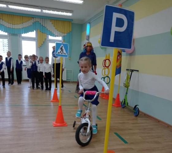 В Кирове в двух дошкольных учреждениях впервые открылись отряды помощников юных инспекторов движения
