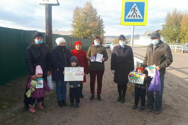 В Кяхтинском районе родители дошкольников призвали водителей к соблюдению Правил дорожного движения