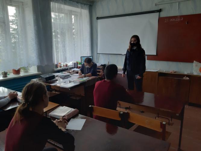 Сотрудники курской Госавтоинспекции продолжают посещение образовательных организаций, где напоминают учащимся о Правилах дорожного движения