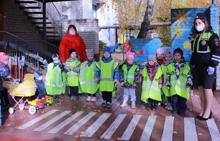 Автоинспекторы проводят «уроки безопасности» в детских садах региона