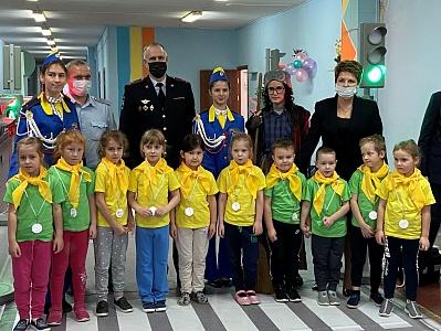 РУКОВОДИТЕЛЬ НОВГОРОДСКОЙ ГОСАВТОИНСПЕКЦИИ ДАЛ СТАРТ РАБОТЕ МОБИЛЬНОГО АВТОГОРОДКА