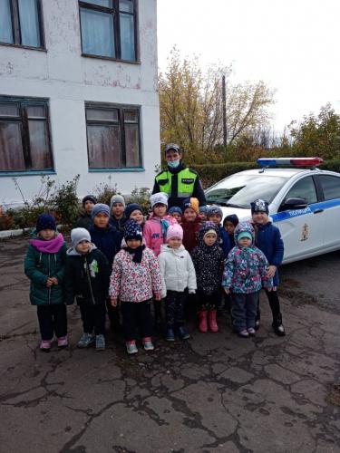 Встреча с сотрудниками ГИБДД в детском саду.