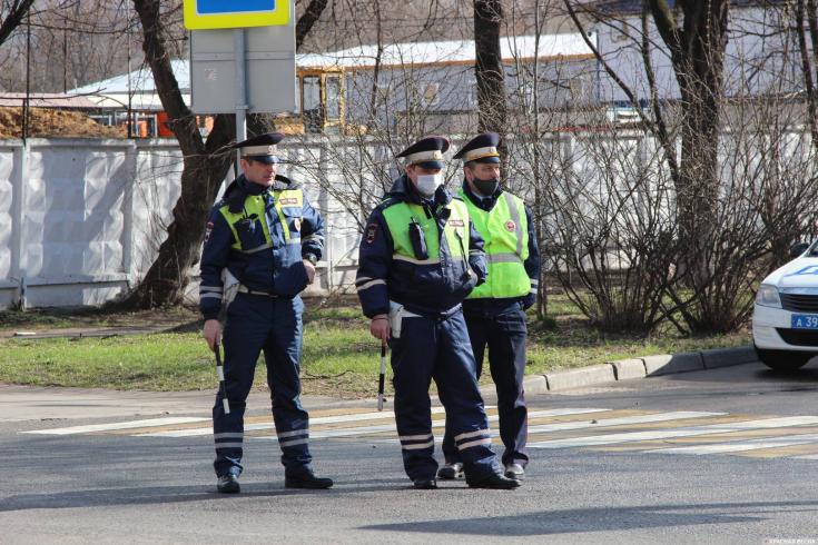 Новосибирского сотрудника ГИБДД отблагодарили за человечность!