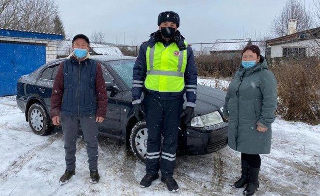 В Татарстане сотрудники ГИБДД приняли роды в салоне автомобиля на трассе