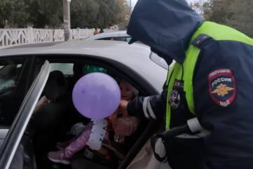 Госавтоинспекция Ленинского района провела акцию в поддержку ответственного отношения к безопасности детей в автомобиле