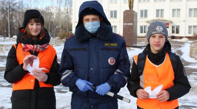 ЮИДовцы Уярского района вручили водителям символ жизни
