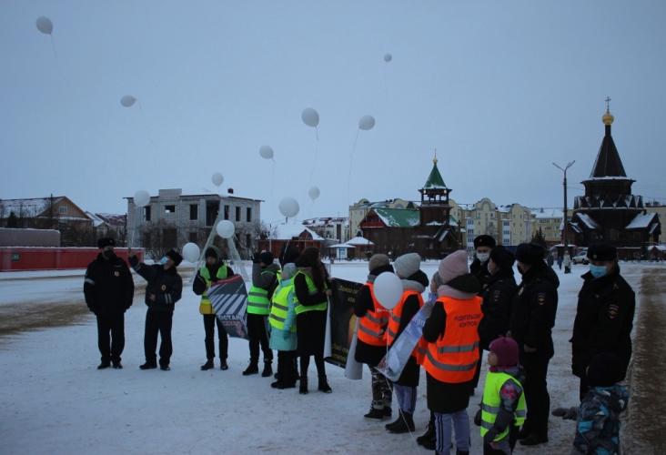 В Нарьян-Маре почтили память погибших в дорожно-транспортных происшествиях