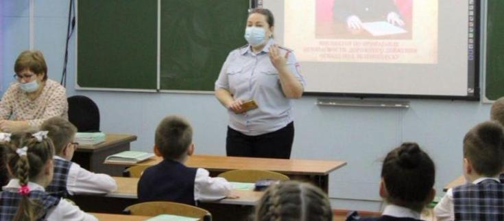В Зеленогорске госавтоинспекторы рассказали школьникам, почему День памяти жертв ДТП, есть в перечне всемирных дат