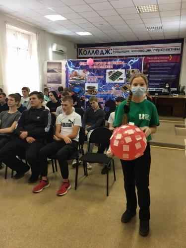 Сотрудники Госавтоинспекции г. Копейска продолжают проводить мероприятия, посвященные Дню памяти жертв ДТП