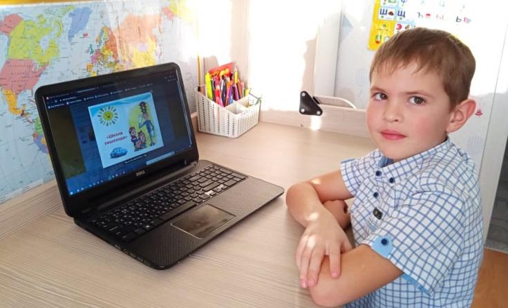 Уроки дорожной безопасности для школьников Свердловской области проводятся с использованием онлайн-викторины «Школа пешеходов»