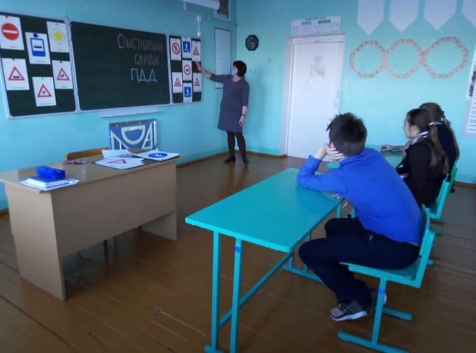 Викторина по ПДД «Счастливый случай», приуроченная к Всемирному дню памяти жертв ДТП в МБОУ "Киртелинская СОШ" Тетюшского муниципального района Республики Татарстан