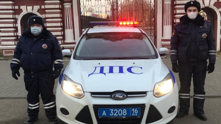 В Казани автоинспекторы доставили в больницу полуторогодовалого ребенка с травмой головы