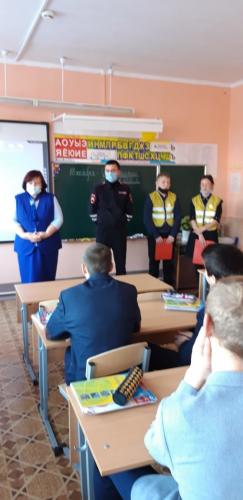 В школе № 2 г.Менделеевск прошла акция «Памяти».