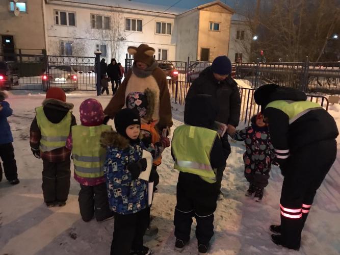 В Салехарде сотрудники ГИБДД провели День правовой помощи