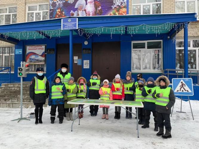 Открытые уроки по безопасности дорожного движения прошли в образовательных организациях региона в день старта всероссийской онлайн - олимпиады «Безопасные дороги»