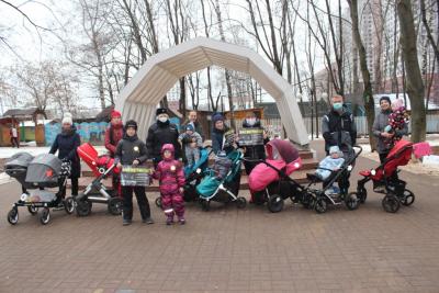 В Подмосковье автоинспекторы организовали консультации для молодых мам в режиме живого общения и в онлайн-формате