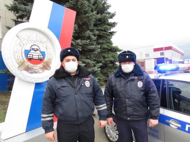 Сотрудники ставропольской Госавтоинспекции оказали помощь младенцу, своевременно доставив его в больницу
