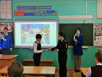 Открытые уроки дорожной безопасности в рамках Всероссийской онлайн-олимпиады проводят сотрудники липецкой Госавтоинспекции