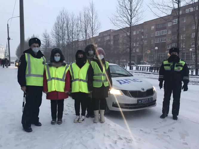 Оленегорские автоинспекторы провели профилактическое мероприятие «Будьте бдительны, пешеходы и водители»