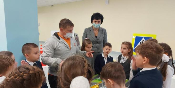 В рамках Всероссийской онлайн-олимпиады в Брянске состоялся практический урок по дорожной безопасности с использованием возможностей «Лаборатории безопасности»