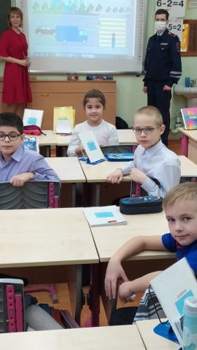 Госавтоинспекция Ноябрьска уделяет особое внимание обеспечению безопасности юных пешеходов