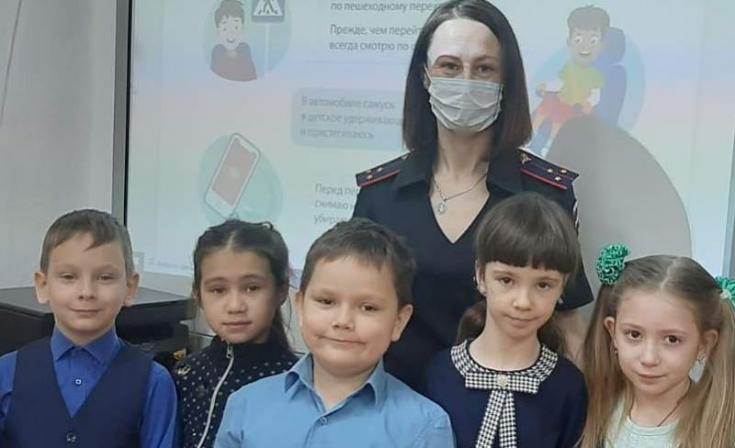 Иланские госавтоинспекторы рассказали школьникам о правилах безопасного поведения на горках