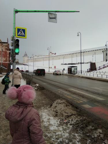 В городе стали появляться новые светофоры, где сигналы стали показывать по всему столбу.