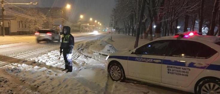 Госавтоинспекция призывает водителей быть внимательными при движении в условиях непогоды