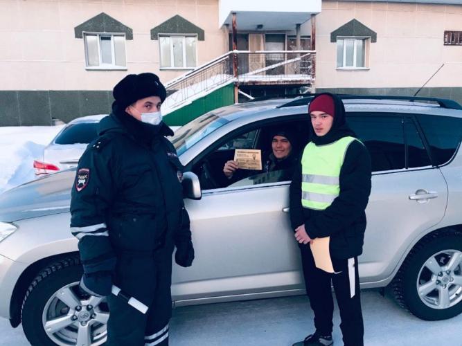 Сотрудники Госавтоинспекции Шурышкарского района рассказали водителям как подготовиться в дальнюю поездку