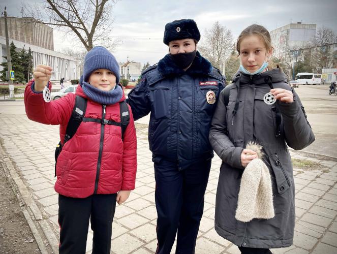 Керченские автоинспекторы призвали водителей и пешеходов к дисциплине на дороге