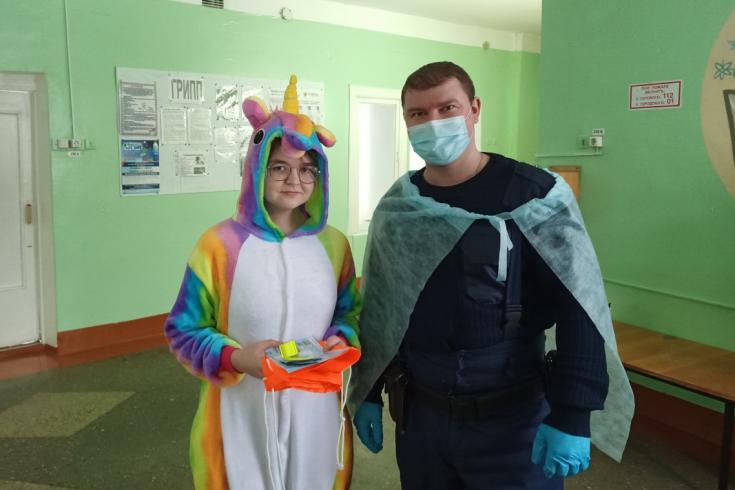 В Костромской области полицейские посетили ребенка, которого помогли оперативно доставить в больницу
