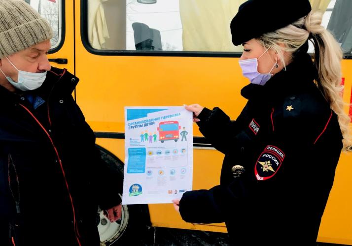 В Белгородской области водители школьных автобусов оформили информационные зоны по ПДД для детей-пассажиров