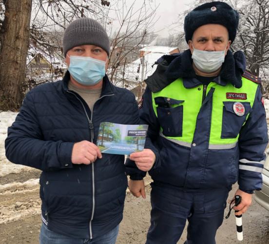 В Адыгее госавтоинспекторы призвали водителей обеспечить безопасность граждан на пешеходных переходах