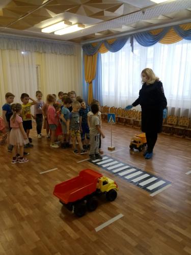 Дошкольникам о безопасности на дороге в зимний период