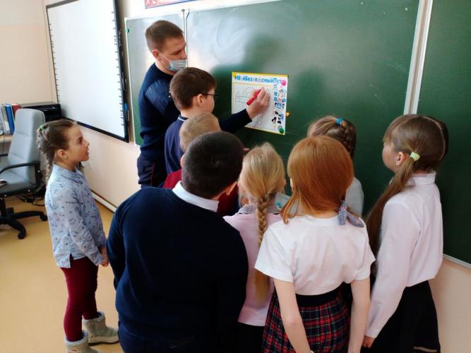 Родительский патруль проводит практикумы по безопасности для тюменских сельских школьников