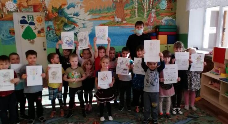Дорожные полицейские Юхнова побывали в гостях в детском саду " Елочка"