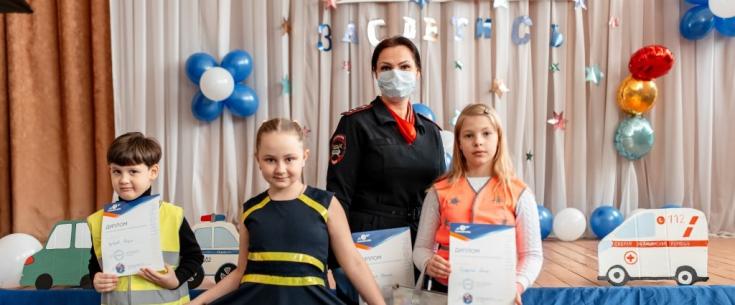 В Московской области сотрудники Госавтоинспекции провели модный показ «Засветись!» среди школьников