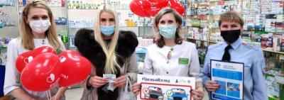 Посетителей аптечных пунктов Новгородской области проинформировали о недопустимости управления транспортом при приеме определенных лекарственных препаратов