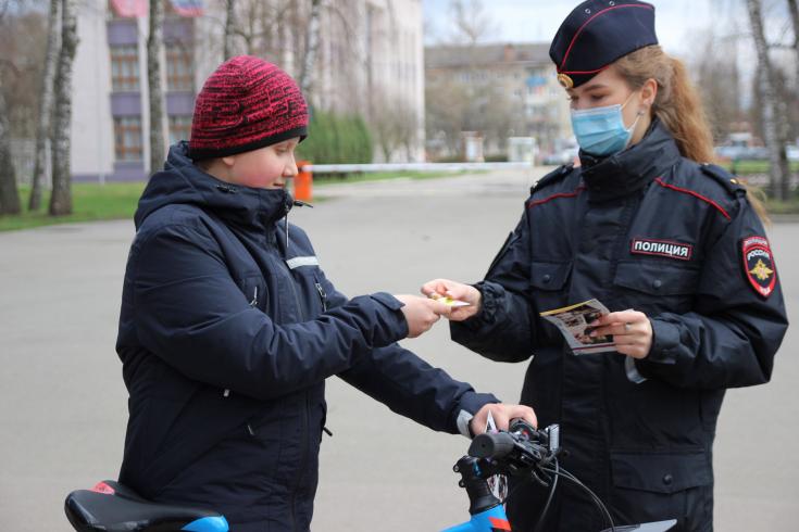 18 апреля в Центральном парке областного центра сотрудники Госавтоинспекции города Тулы провели акцию "Яркий велосипед!"