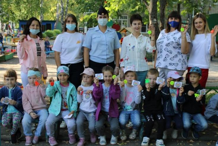 Сотрудники Госавтоинспекции и представители Дирекции безопасности дорожного движения проводят дорожные викторины в дошкольных образовательных организациях региона