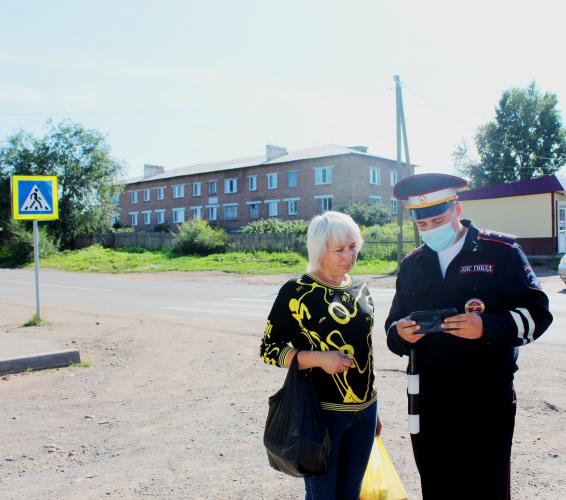 Балахтинские автоинспекторы провели профилактическое мероприятие #ПешеходныйВсеобуч