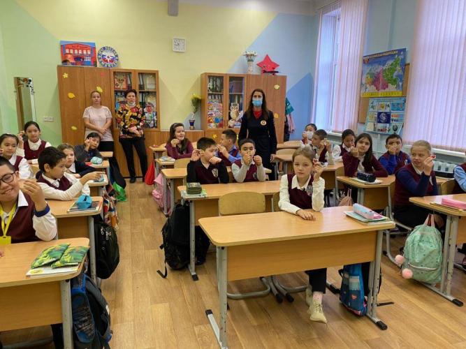 Сотрудники Госавтоинспекции Юго-Восточного округа провели урок дорожной безопасности для школьников