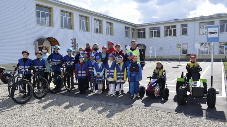 Президент Татарстана Рустам Минниханов открыл автогородок в отремонтированной школе в Тукаевском районе
