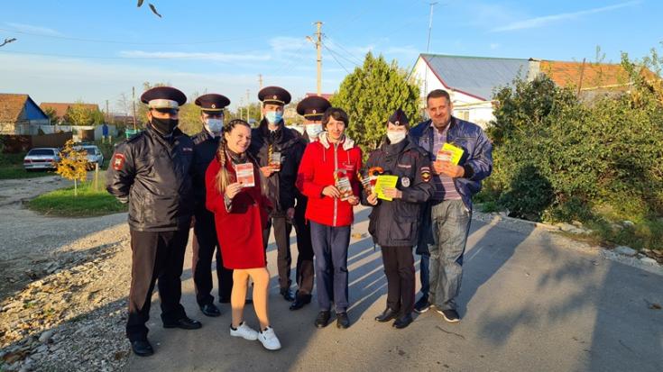 Более ста тысяч дворов посетили участники социальной кампании «ПДД в PROвинцию» на Ставрополье